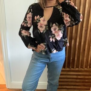 Saltwater Luxe‎ Loose Floral Semi Crop Blouse. Sz S